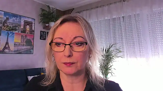 vanessa chat online show from 04-16-26, 01:23