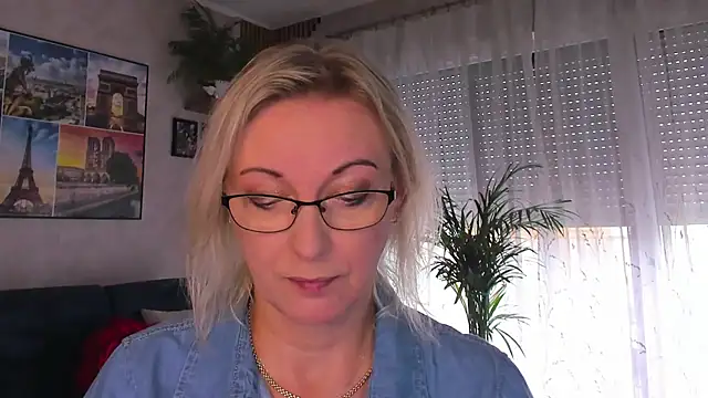 Snapshot of vanessa_chat chatting on 07-15-26, 01:27 vanessa chat online show from 07-15-26, 01:27