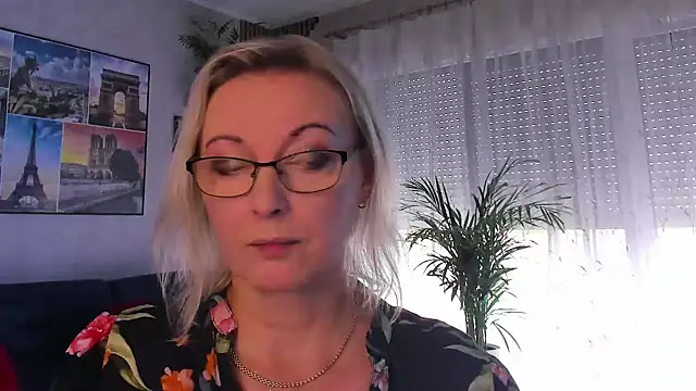 Snapshot of vanessa_chat chatting on 07-19-26, 01:15 vanessa chat online show from 07-19-26, 01:15