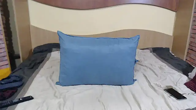 Snapshot of EvelyneFlirtyMilf chatting on 03-14-25, 08:42 EvelyneFlirtyMilf online show from 03-14-25, 08:42