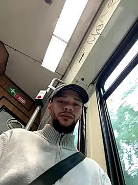 Lionayowe online show from 10-08-25, 04:04