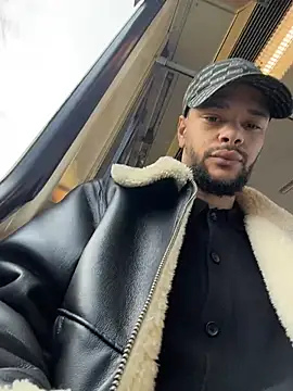 Lionayowe online show from 04-16-26, 07:31