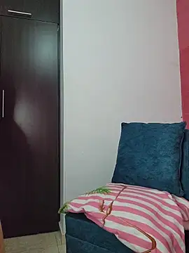 Snapshot of lissglow chatting on 11-25-25, 10:21 lissglow online show from 11-25-25, 10:21