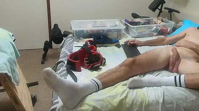 midnight0069 online show from 10-25-25, 01:40