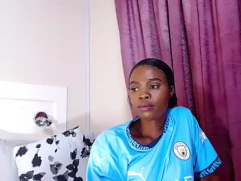 Snapshot of LuciousLips96 chatting on 01-09-25, 12:52 LuciousLips96 online show from 01-09-25, 12:52