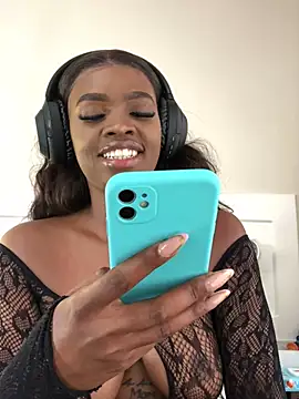 Snapshot of LuciousLips96 chatting on 02-26-25, 07:42 LuciousLips96 online show from 02-26-25, 07:42