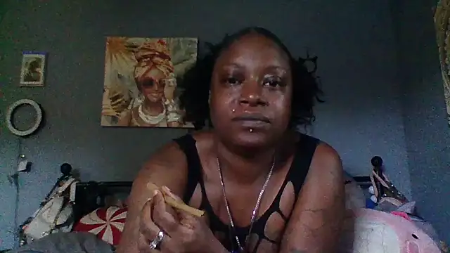 Snapshot of msdeedee chatting on 04-27-26, 12:14 msdeedee online show from 04-27-26, 12:14