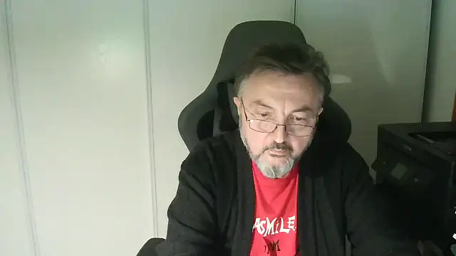 Snapshot of steb06 chatting on 12-03-25, 04:38 steb06 online show from 12-03-25, 04:38