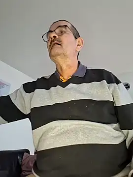 Snapshot of silvio-aus-luzern-CH chatting on 12-28-24, 01:59 silvio-aus-luzern-CH online show from 12-28-24, 01:59