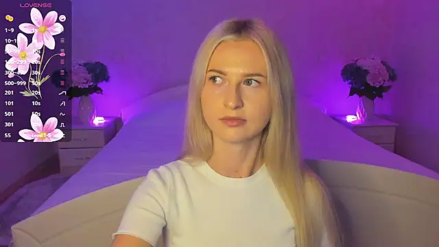 AnnaCarrera online show from 10-20-25, 07:03