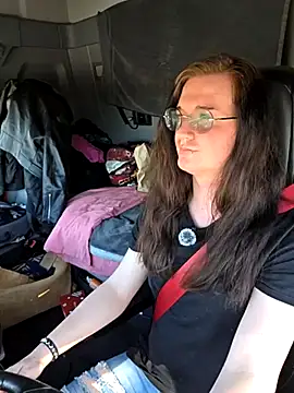 Snapshot of HotysimeHot1 chatting on 03-04-26, 12:11 HotysimeHot1 online show from 03-04-26, 12:11