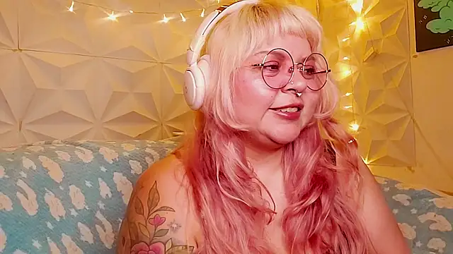 Snapshot of Satyn_doll chatting on 06-17-26, 12:02 Satyn doll online show from 06-17-26, 12:02