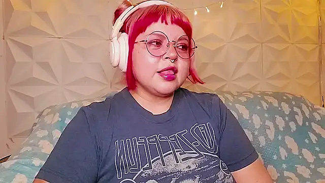 Snapshot of Satyn_doll chatting on 06-19-26, 10:24 Satyn doll online show from 06-19-26, 10:24