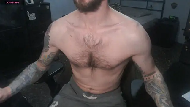 SexxxyLouis online show from 12-17-25, 08:37