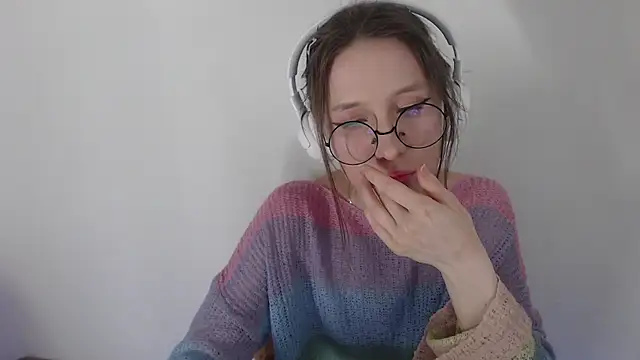Snapshot of _Hanna_Moon_ chatting on 04-23-26, 05:48 Hanna Moon online show from 04-23-26, 05:48