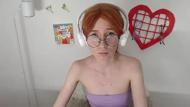 Snapshot of _Hanna_Moon_ chatting on 06-04-26, 02:01 Hanna Moon online show from 06-04-26, 02:01