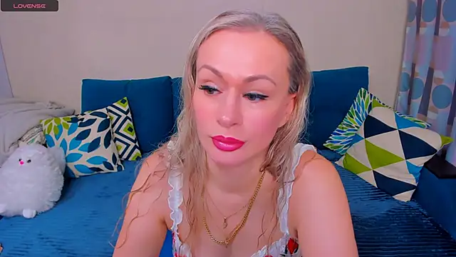 EllenMoore online show from 11-05-25, 03:06