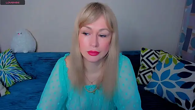 EllenMoore online show from 04-22-26, 03:09