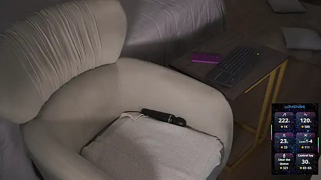 Snapshot of eseniyavl chatting on 01-09-26, 04:37 eseniyavl online show from 01-09-26, 04:37