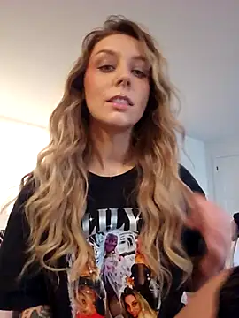 LilyOrion online show from 10-23-25, 05:44