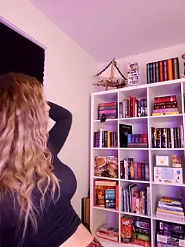 LilyOrion online show from 11-04-25, 01:16