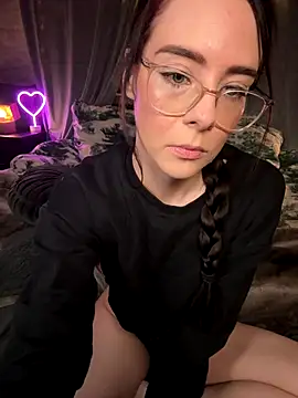 Carmen Monroe online show from 12-16-25, 07:08