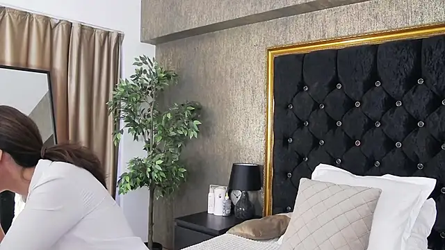 LisaCroft online show from 02-22-25, 07:01