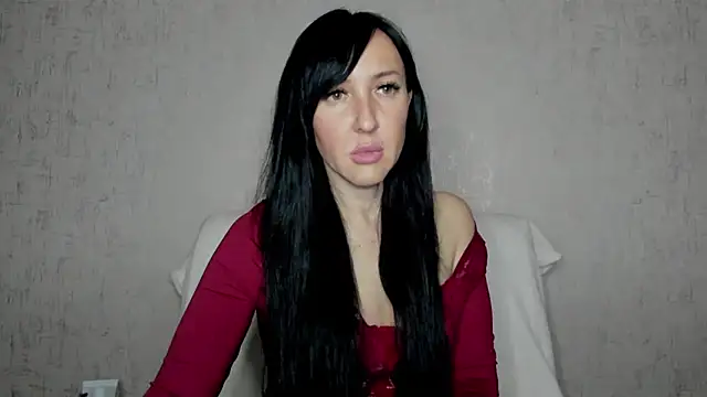 MissGulia online show from 11-17-25, 07:47