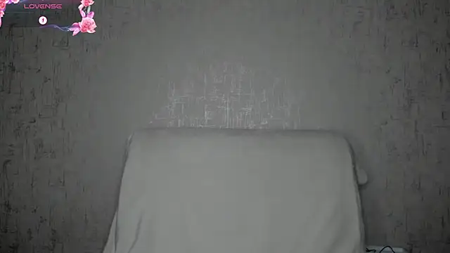 Snapshot of MissGulia chatting on 05-09-26, 04:17 MissGulia online show from 05-09-26, 04:17