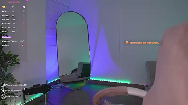 CATALINA RESTREPO online show from 03-22-25, 02:05