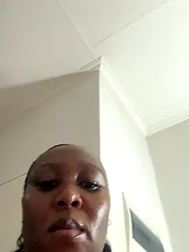 Snapshot of Bootyliciouse21X chatting on 12-21-25, 05:20 Bootyliciouse21X online show from 12-21-25, 05:20