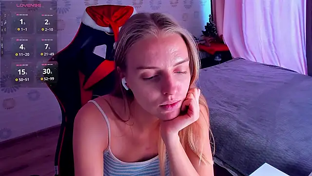 Snapshot of Jam_cream chatting on 12-18-24, 10:08 Jam cream online show from 12-18-24, 10:08