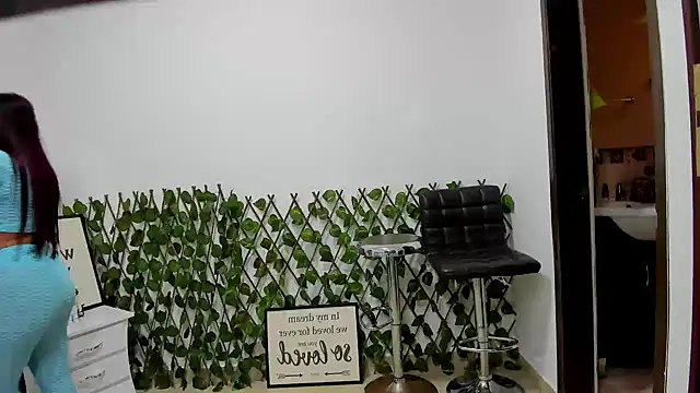 Snapshot of Fancyxlove chatting on 01-27-25, 01:09 Fancyxlove online show from 01-27-25, 01:09
