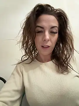 Snapshot of Almmaxxxx chatting on 10-05-25, 04:00 Almmaxxxx online show from 10-05-25, 04:00