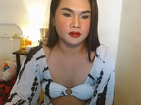 Snapshot of JustineBIGCUM chatting on 11-10-25, 08:35 JustineBIGCUM online show from 11-10-25, 08:35