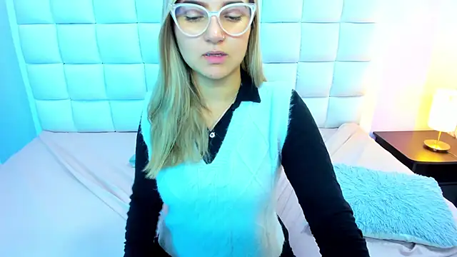 teresasroom  online show from 10-01-25, 04:57