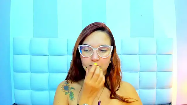 teresasroom  online show from 02-09-26, 01:59