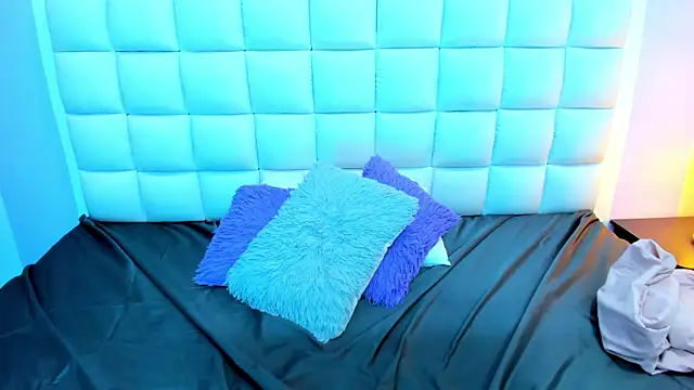 teresasroom  online show from 04-20-26, 02:31