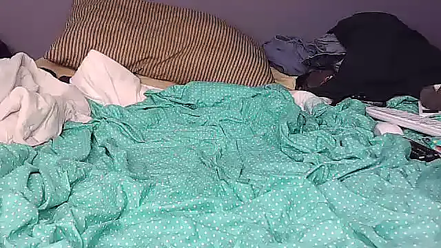 Snapshot of k-dong chatting on 10-30-25, 03:35 k-dong online show from 10-30-25, 03:35