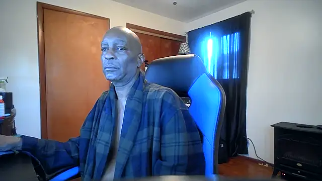 longdick4you8686 online show from 12-17-24, 01:16