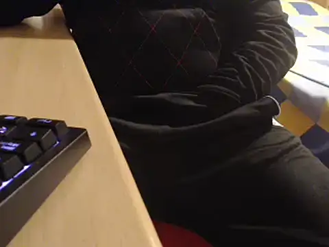 Snapshot of Kratos_madrid chatting on 02-22-25, 12:05 Kratos madrid online show from 02-22-25, 12:05