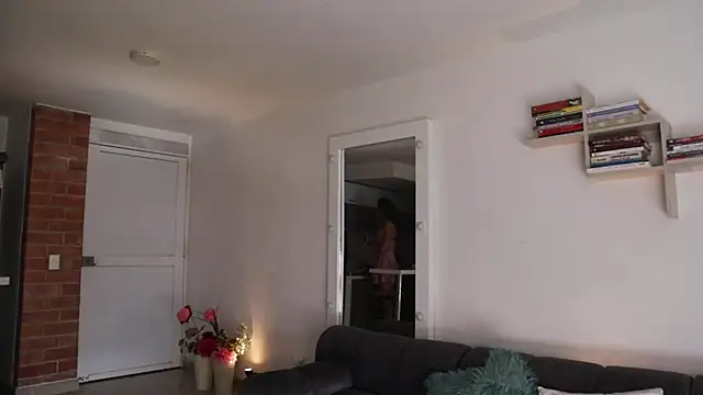  Vahos  online show from 11-20-25, 05:12