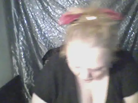 Snapshot of funtimkity chatting on 12-18-25, 05:24 funtimkity online show from 12-18-25, 05:24