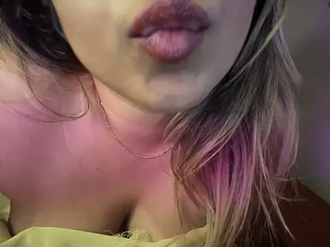 Snapshot of _neesha_414_ chatting on 01-18-25, 09:02 neesha 414 online show from 01-18-25, 09:02