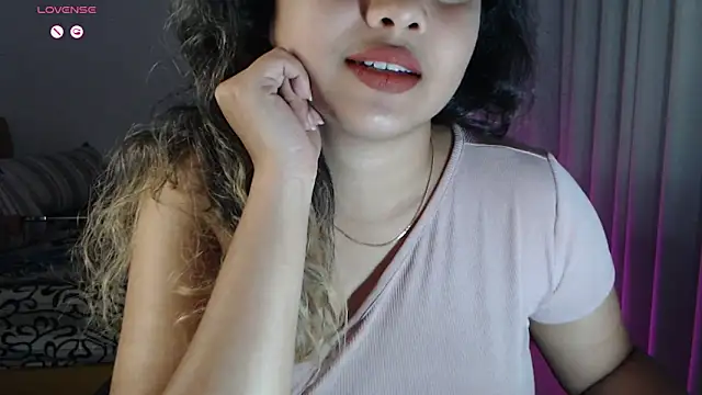 Snapshot of _neesha_414_ chatting on 10-09-25, 05:00 neesha 414 online show from 10-09-25, 05:00