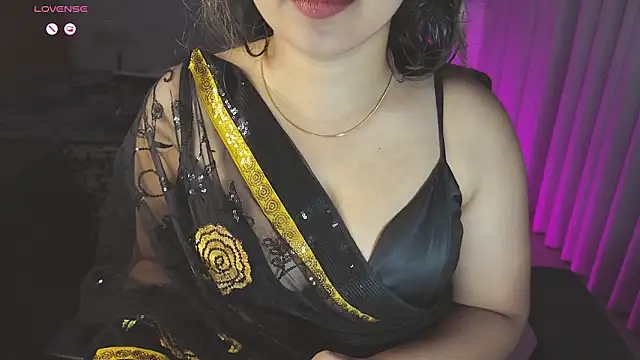 Snapshot of _neesha_414_ chatting on 11-24-25, 07:02 neesha 414 online show from 11-24-25, 07:02