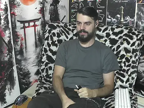 Snapshot of 00george chatting on 12-04-25, 04:11 00george online show from 12-04-25, 04:11