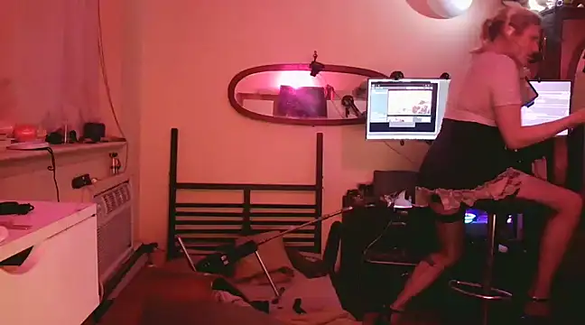 Snapshot of Mikela_Alexa chatting on 01-14-25, 03:32 Mikela Alexa online show from 01-14-25, 03:32