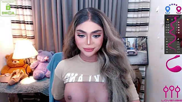 Snapshot of Fantacyoflove chatting on 11-17-25, 05:41 Fantacyoflove online show from 11-17-25, 05:41