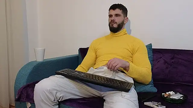 Snapshot of MauroTwin chatting on 12-16-24, 03:43 MauroTwin online show from 12-16-24, 03:43